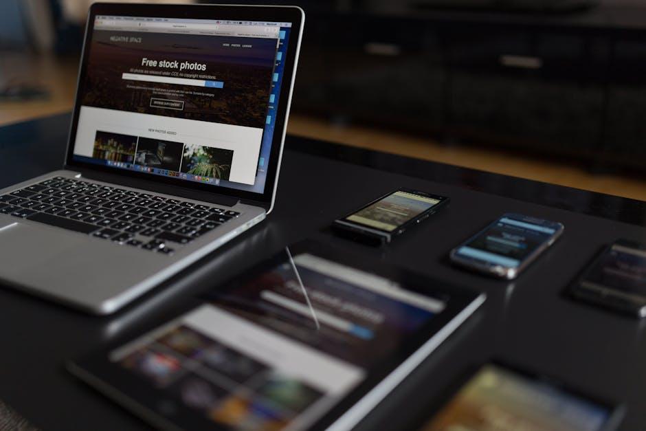 Strona na zamówienie vs WordPress — co wybrać w 2026?